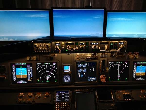 cockpit1.JPG